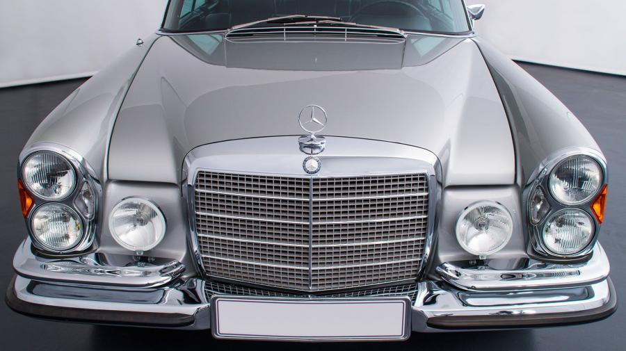 Детали экстерьера Mercedes-Benz 280 SE 3.5 Coupe (W111) 1970 года  (фото 5 из 20)